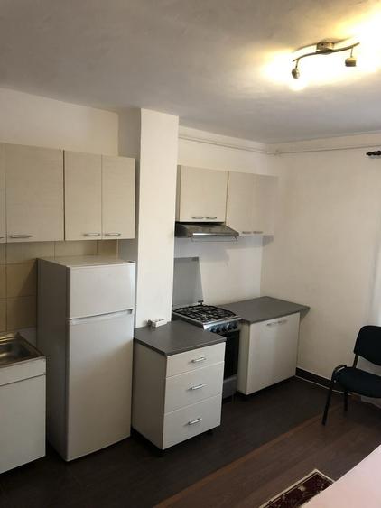 Garsoniera de inchiriat in 7 Noiembrie, zona Gara Mica - 2