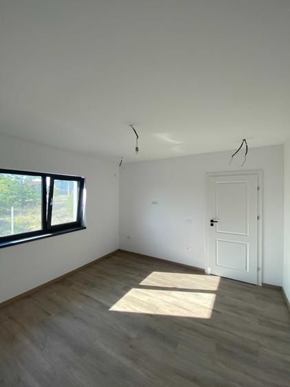 Casă cu 3 camere în Valea Lupului