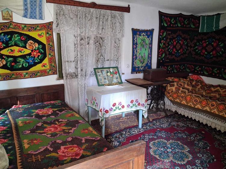 Casă cu 4 camere în Retevoiești