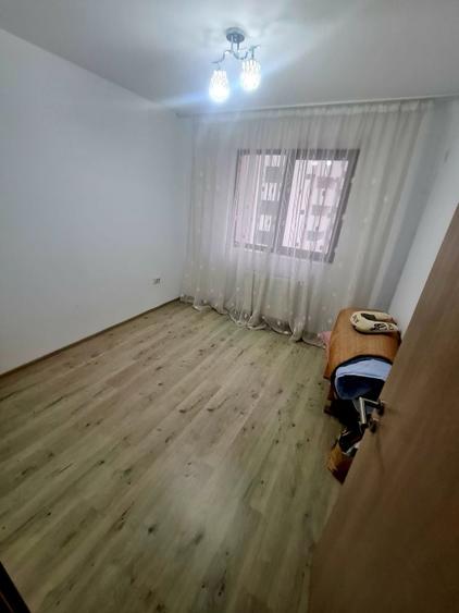 Apartament cu 3 camere în Rahova