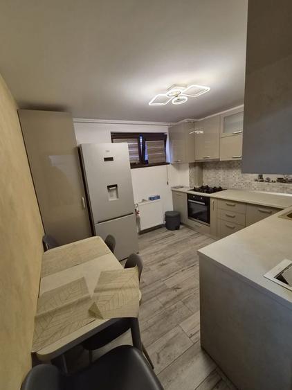 Apartament cu 2 camere decomandat în Tei
