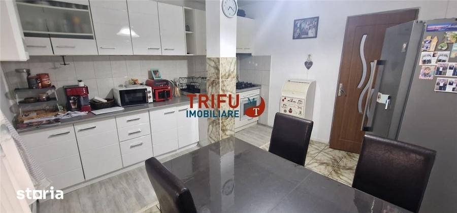 Apartament cu 3 camere decomandat în Central