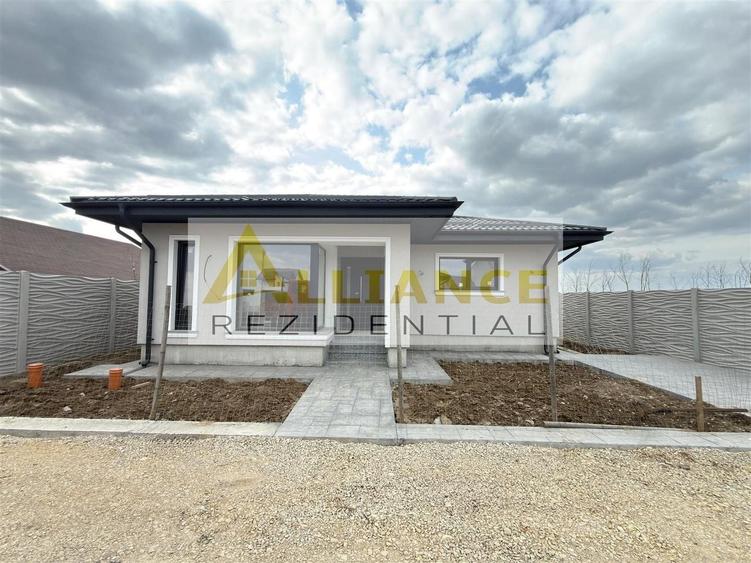 Casă individuală cu 3 camere decomandat cu Canalizare în Berceni