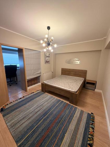 Apartament cu 3 camere decomandat, mobilat în Victoriei