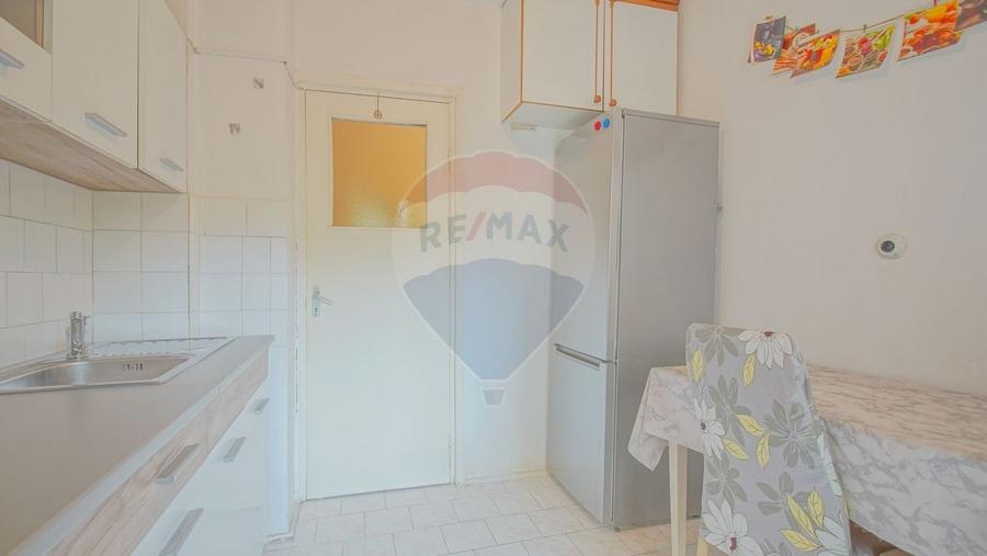 Apartament 2 cam de închiriat Zona Griviței Mobilat și utilat etaj 1 - 18