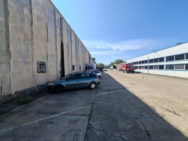 Spațiu industrial, de 6.8860001564026 mp, în Exterior Est
