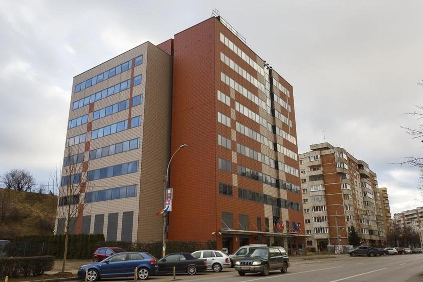Birou, de 4,800 mp, în Mărăști