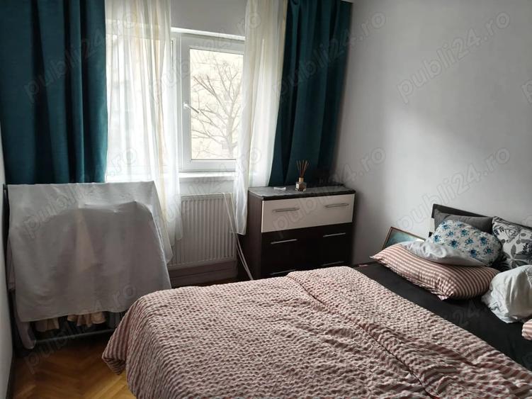 Apartament cu 3 camere semidecomandat în Lipovei