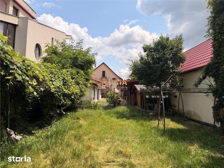Casă cu 6 camere cu Teren 680 Mp în Aurel Vlaicu