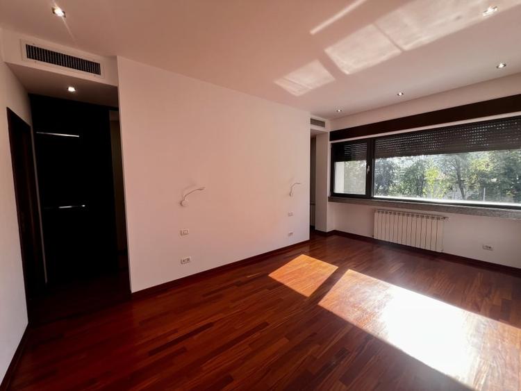 Apartament cu 4 camere decomandat, mobilat în Dorobanți
