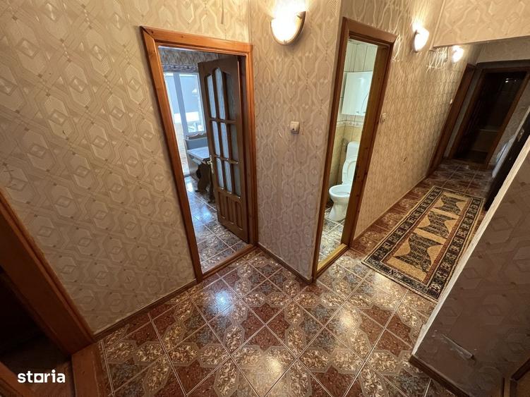 Apartament cu 3 camere decomandat, mobilat în Casa de Cultură