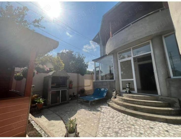 Casă cu 5 camere cu Teren 265 Mp în Dobroești