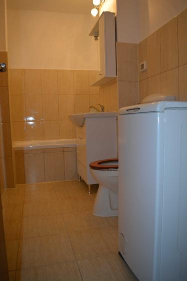 Apartament cu 3 camere decomandat în Fortuna