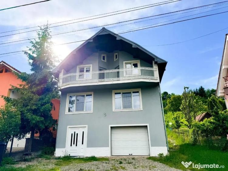 Casă cu 4 camere cu Teren 1500 Mp în Centura