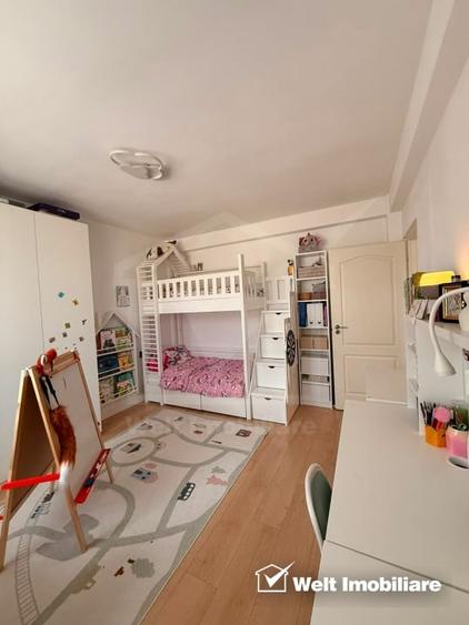Apartament cu 3 camere decomandat, mobilat în Florești
