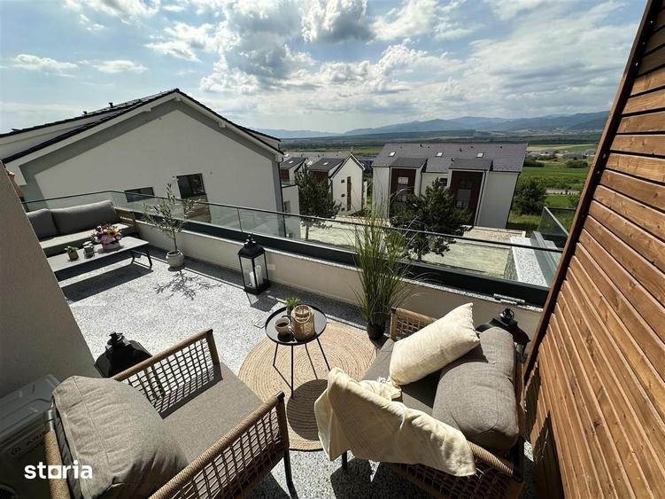 Apartament cu 3 camere decomandat în Turnișor