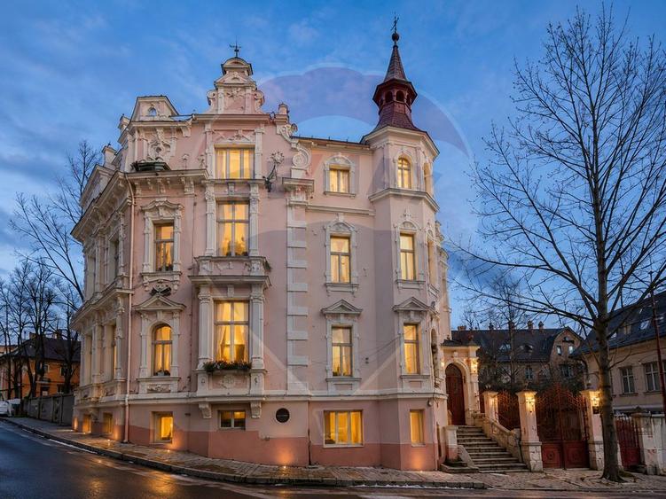 Hotel/Pensiune, de 1,555 mp, în Centrul Istoric