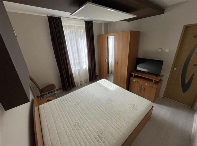 Apartament cu 2 camere decomandat, mobilat în Central