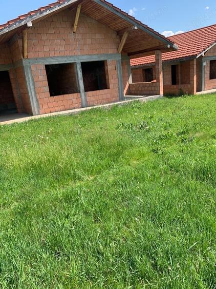 Casă cu 6 camere cu Teren 3000 Mp în Tășnad