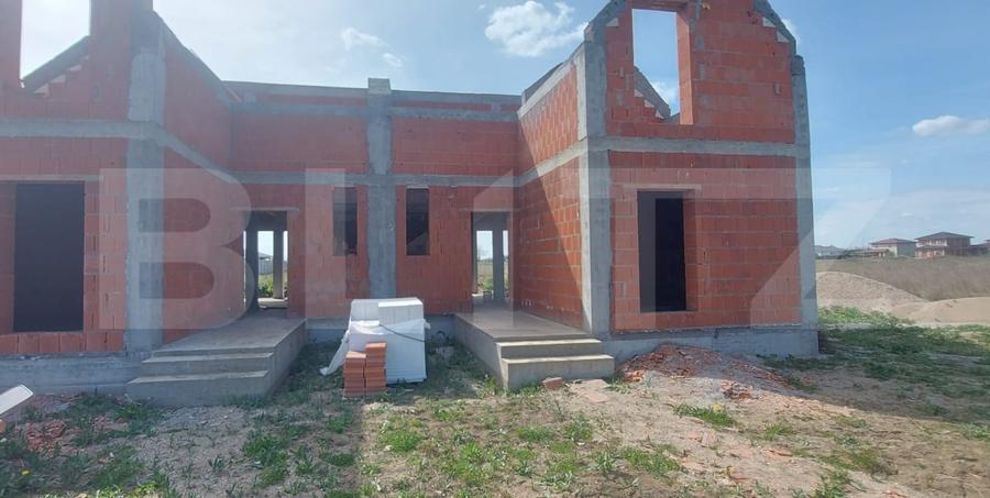 Duplex cu 6 camere cu Canalizare în Periferie