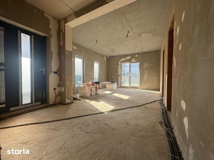Casă cu 3 camere cu Teren 490 Mp în Jucu