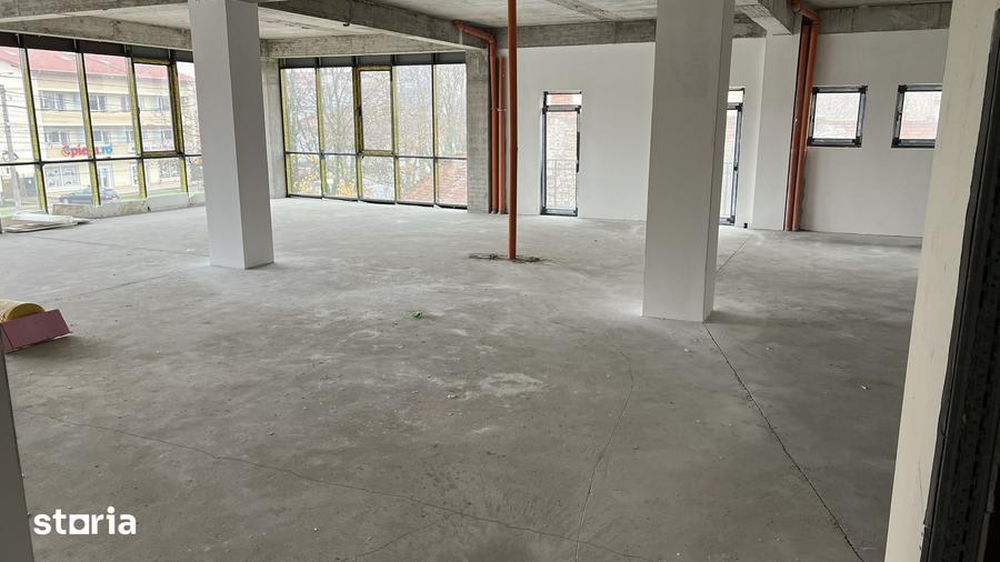 Spațiu comercial, de 300 mp, în Circumvalațiunii