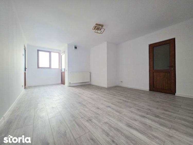 Casă cu 6 camere cu Teren 302 Mp în Valu lui Traian