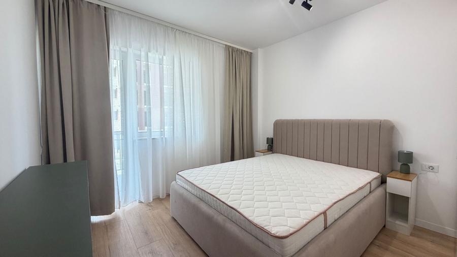 Apartament cu 2 camere decomandat, mobilat în Tractorul