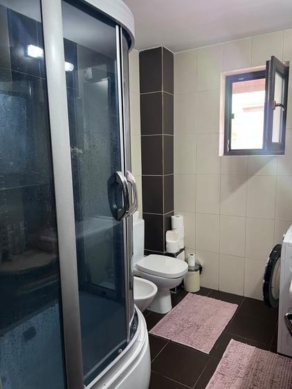 Casă individuală cu 5 camere cu Canalizare în Aeroport