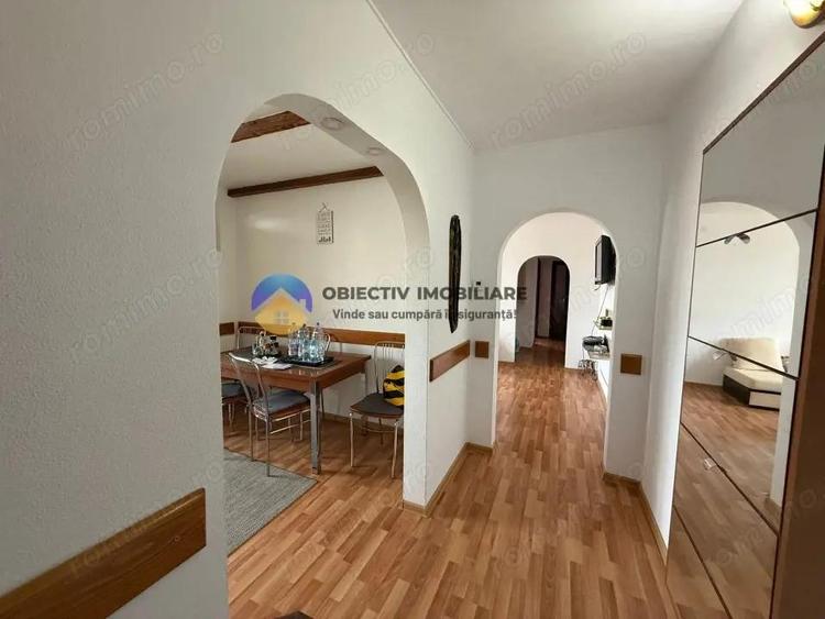 Apartament cu 3 camere semidecomandat în Central