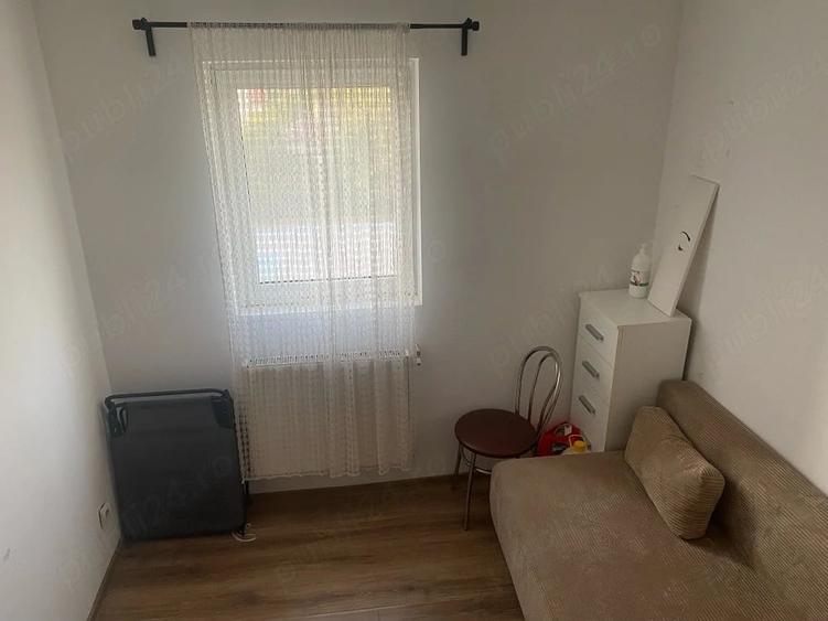 Apartament cu 3 camere semidecomandat în Sud