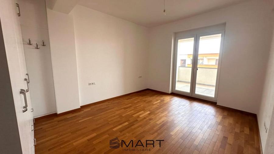 Apartament cu 4 camere decomandat în Lazaret