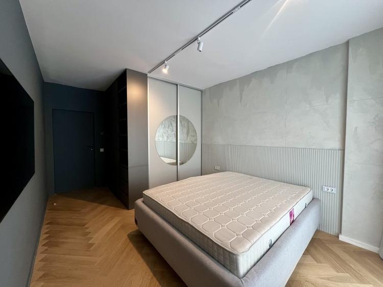 Apartament cu 2 camere semidecomandat, mobilat în Mărăști