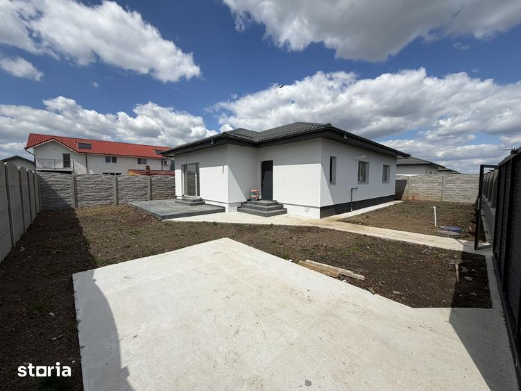 Casă cu 4 camere cu Teren 400 Mp în Clinceni