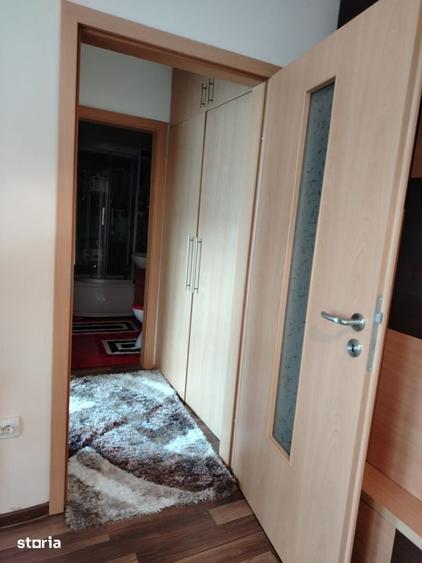 Apartament cu 3 camere semidecomandat în Gării