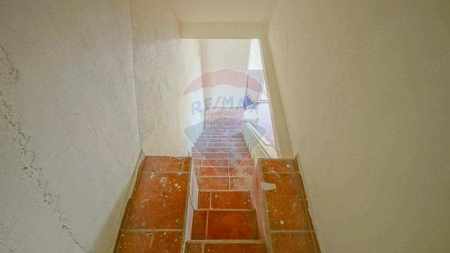 Casa cu poten?ial in Centrul Civic Bra?ov | 4 camere - 11