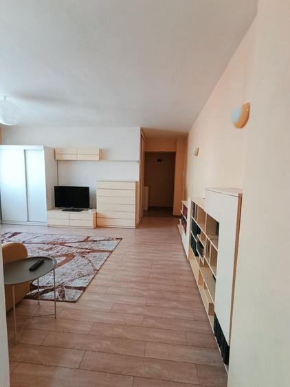 Apartament cu 2 camere semidecomandat în Lotrioara