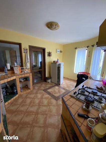 Casă cu 4 camere cu Teren 100 Mp în Poienari