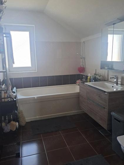 Casă cu 3 camere cu Teren 250 Mp în Giroc