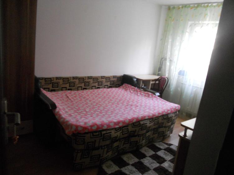 Garsonieră decomandată în Podu Roș