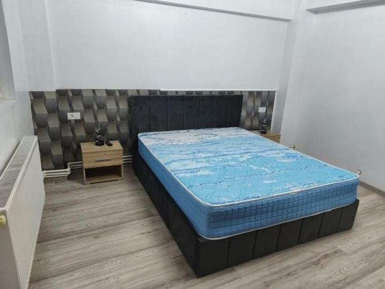 Apartament cu 3 camere decomandat, mobilat în Trocadero