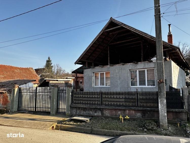 Casă cu 3 camere în Țelna