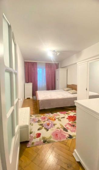 Apartament cu 4 camere decomandat în George Enescu