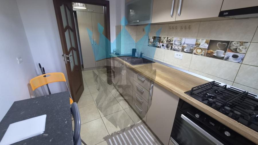 Apartament cu 3 camere semidecomandat, mobilat în Colentina