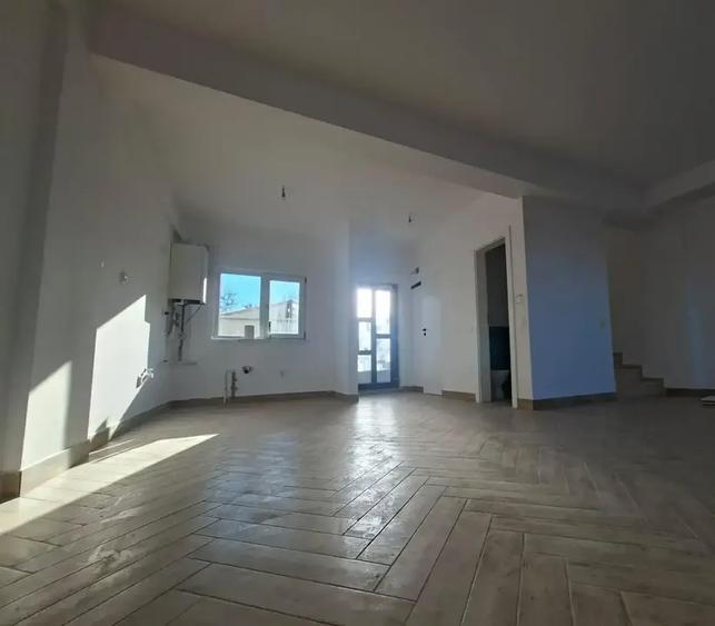 Duplex cu 4 camere cu Canalizare în Chitila