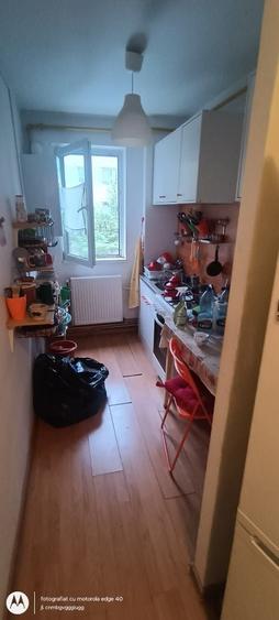 Apartament cu 3 camere semidecomandat în Exterior Vest