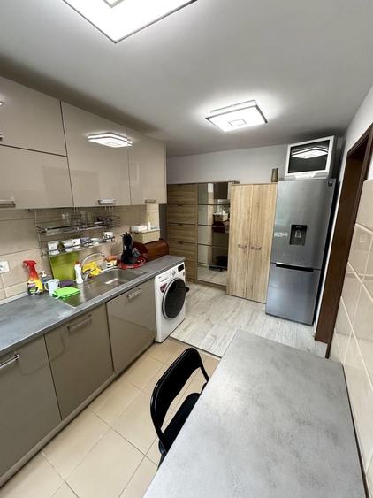 Apartament cu 3 camere semidecomandat, mobilat în Mihai Bravu