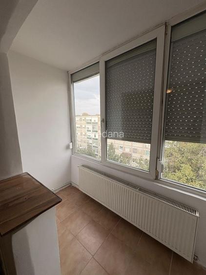 Vand apartament cu 4 camere zona Dacia