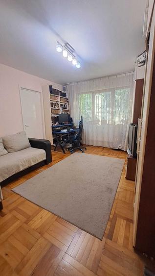 Apartament cu 2 camere semidecomandat în Dâmbu Pietros