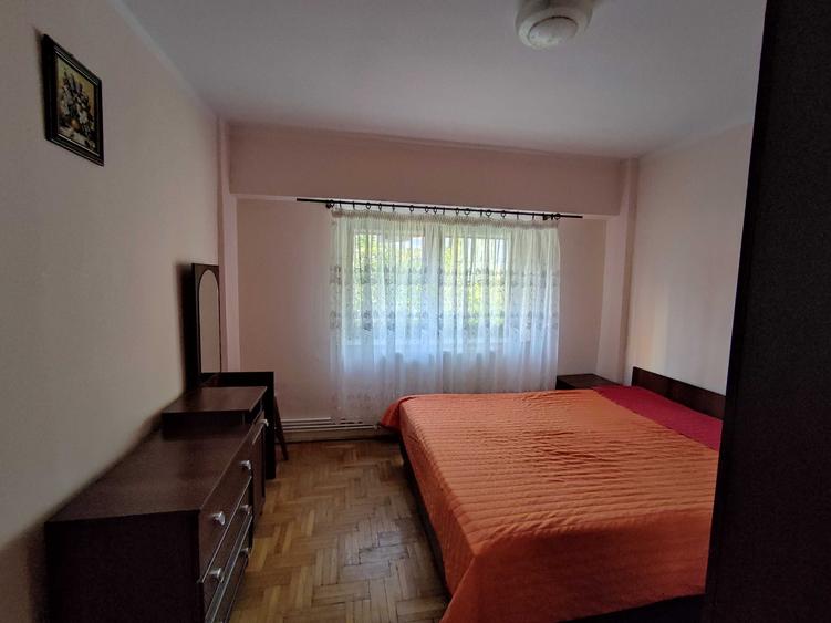 Garsonieră decomandată în Barați